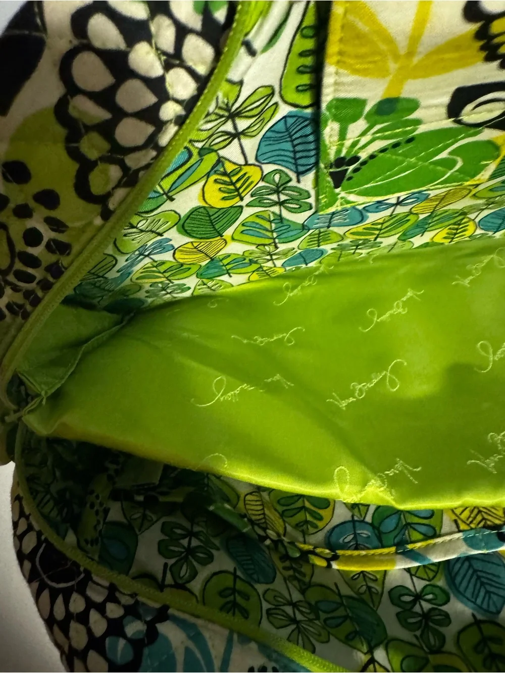 Vera Bradley Retired LIME’S UP Messenger/Lap Top Bag Green/Yellow/ White Padded